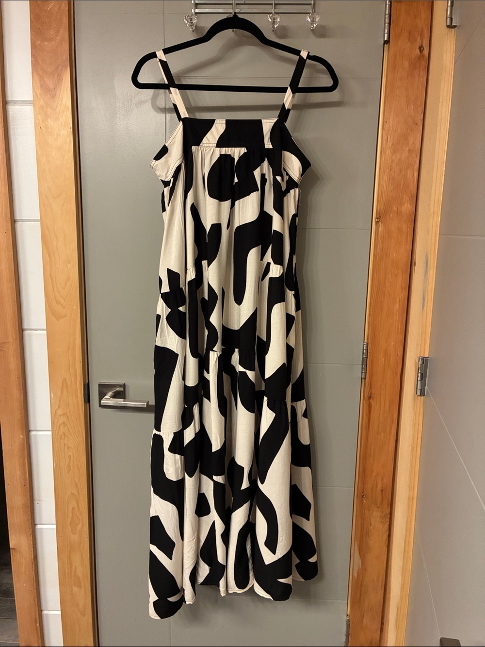 Sleeveless Black and White Abstract Maxi Dress